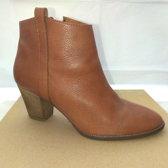 8.5 Leather Brown Heel Boots - Picture 2 of 7
